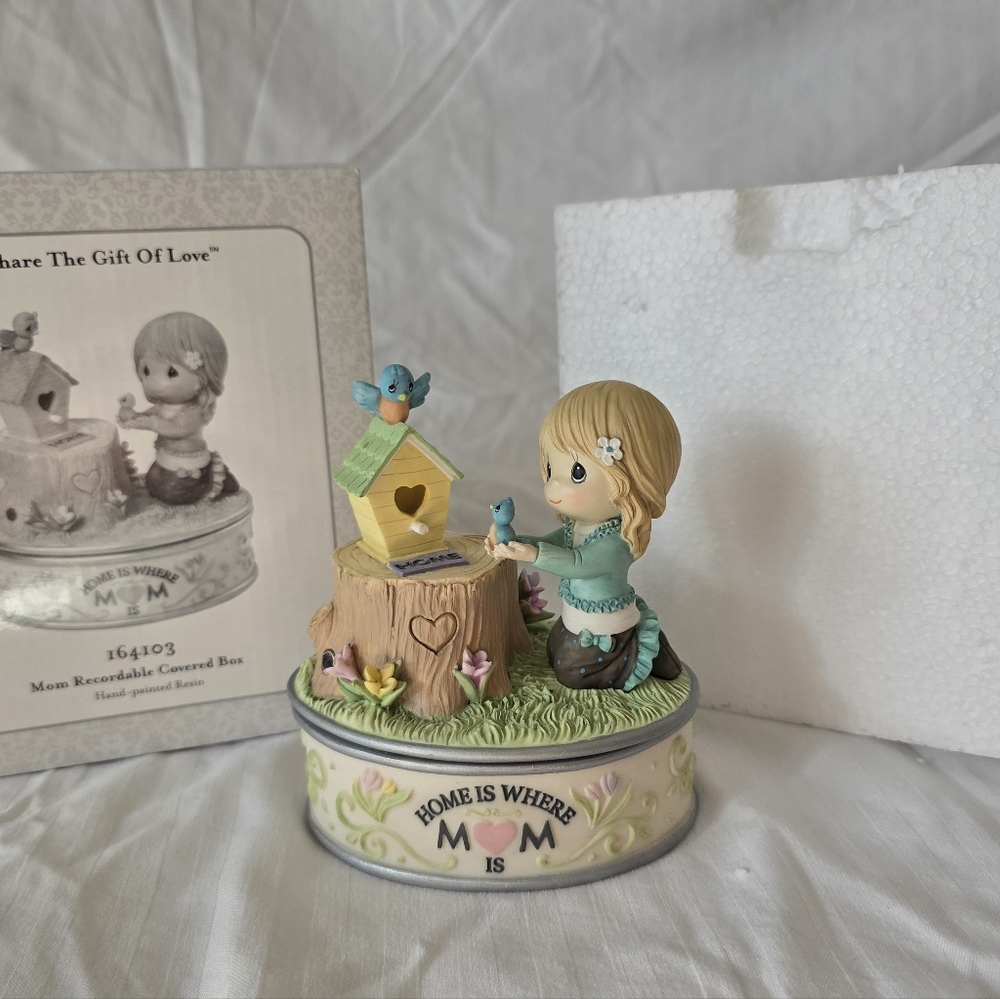 Precious Moments "Home Is Where Mom Is"